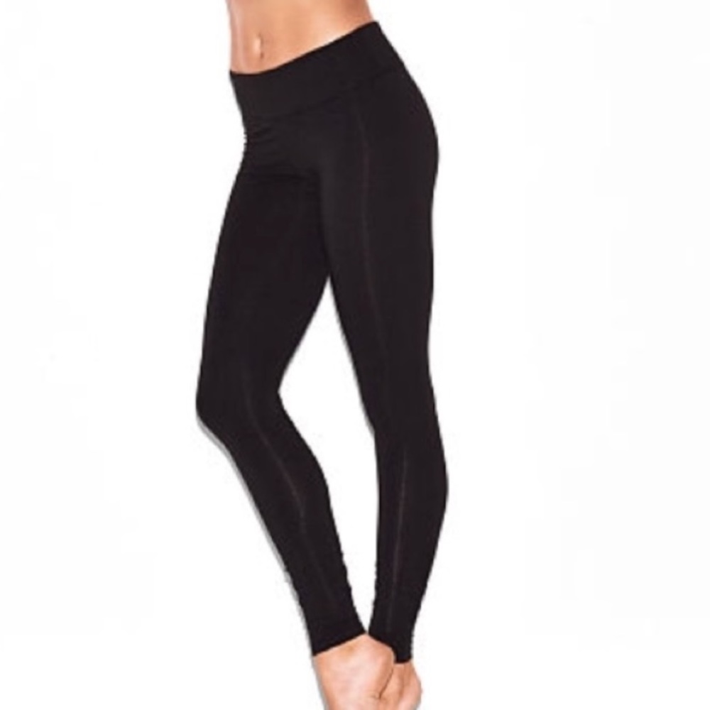 NIP VS PINK ESSENTIAL LEGGING